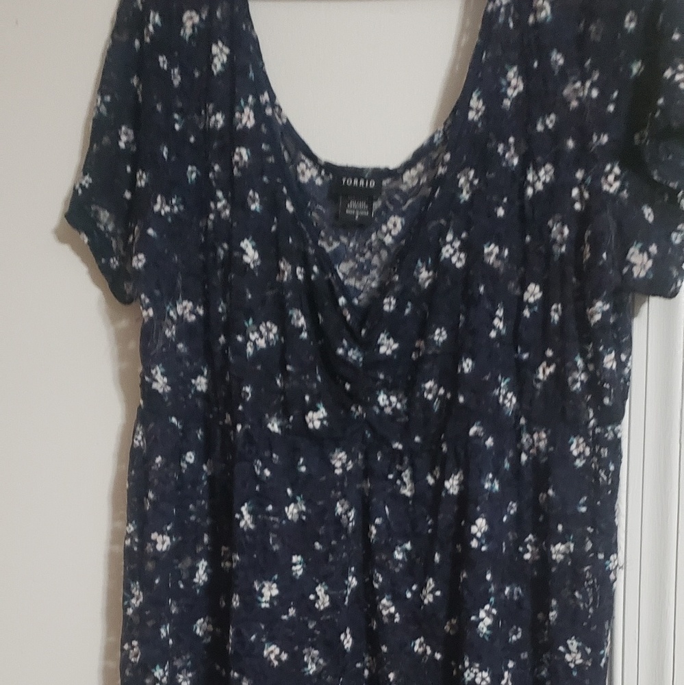 Short sleeve navy blue sheer top